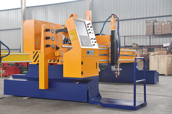 龍門式數(shù)控火焰切割機(jī)