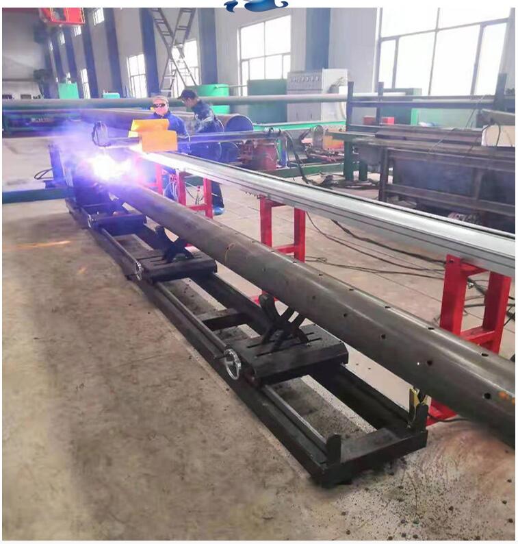 相貫線切割機(jī)現(xiàn)場拍攝