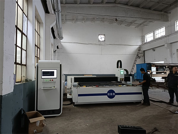 光纖激光切割機(jī)與CO2激光切割機(jī)相比有哪些優(yōu)勢?